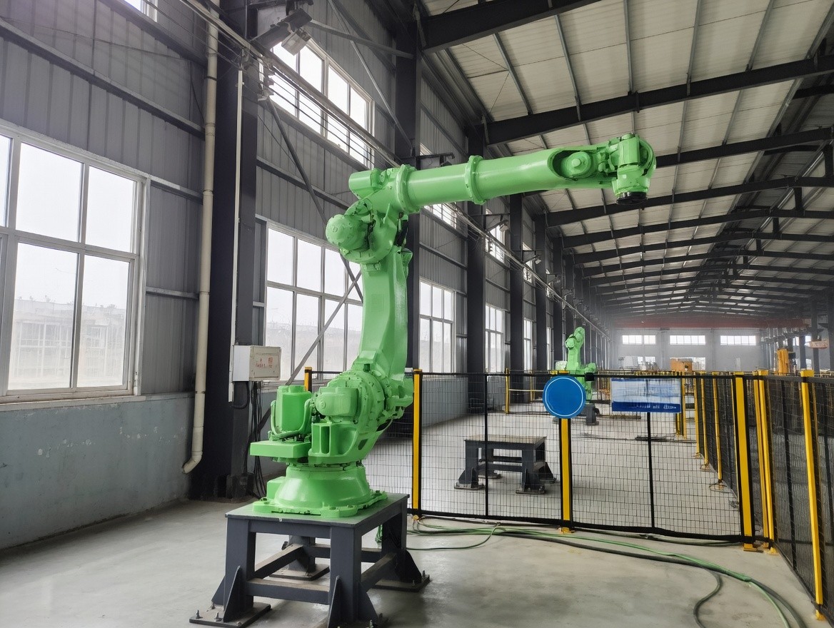 Six-axis articulated industrial robot